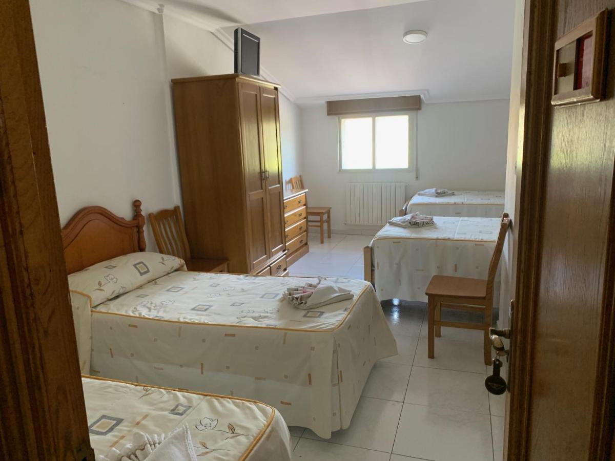 Hostal Sequeiros Сан-Сиприан-де-Виньяс Экстерьер фото