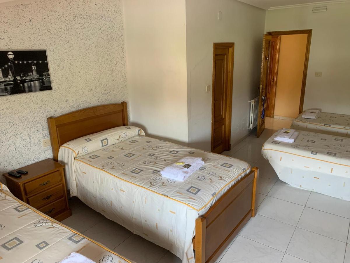 Hostal Sequeiros Сан-Сиприан-де-Виньяс Экстерьер фото