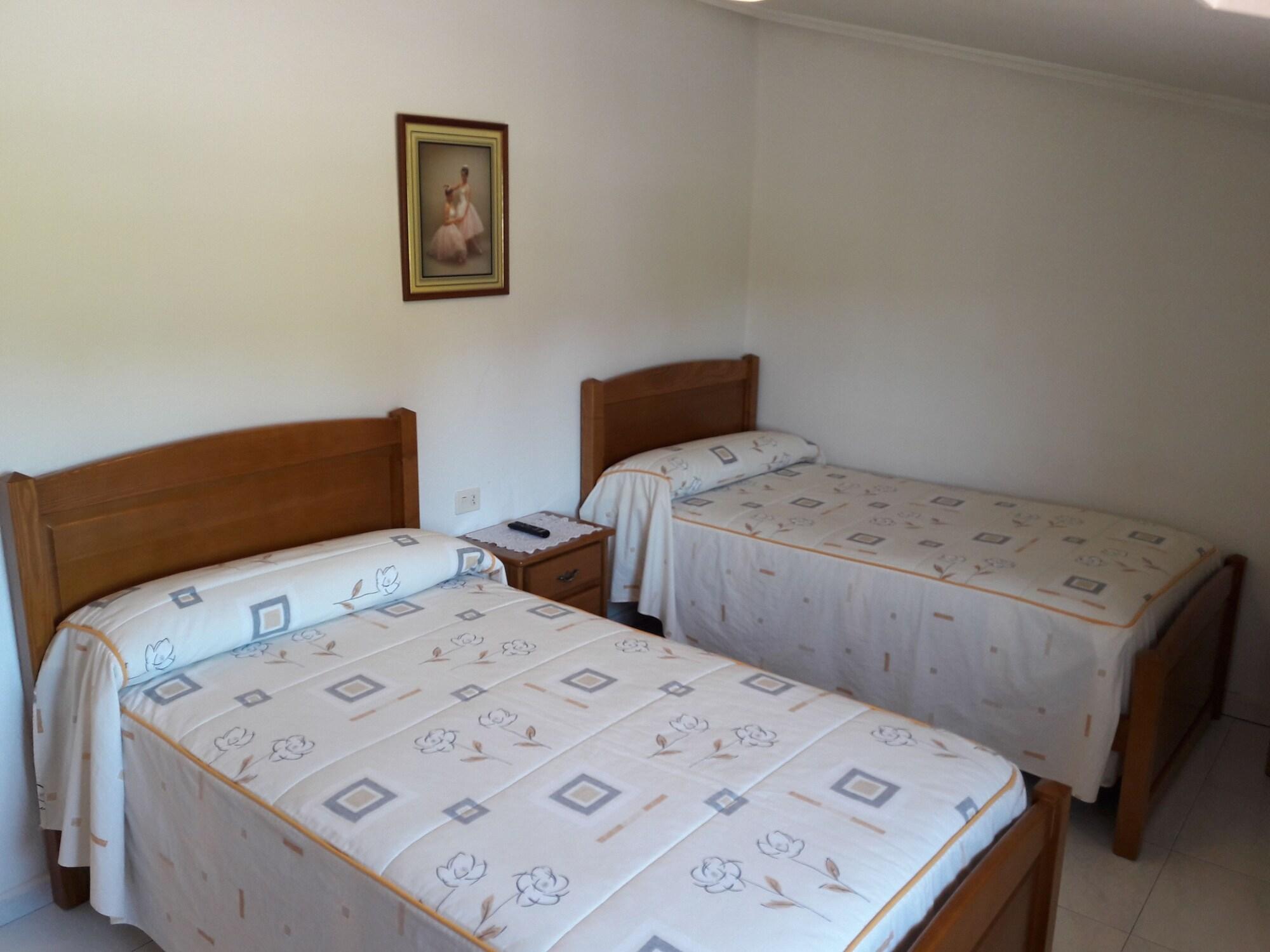 Hostal Sequeiros Сан-Сиприан-де-Виньяс Экстерьер фото