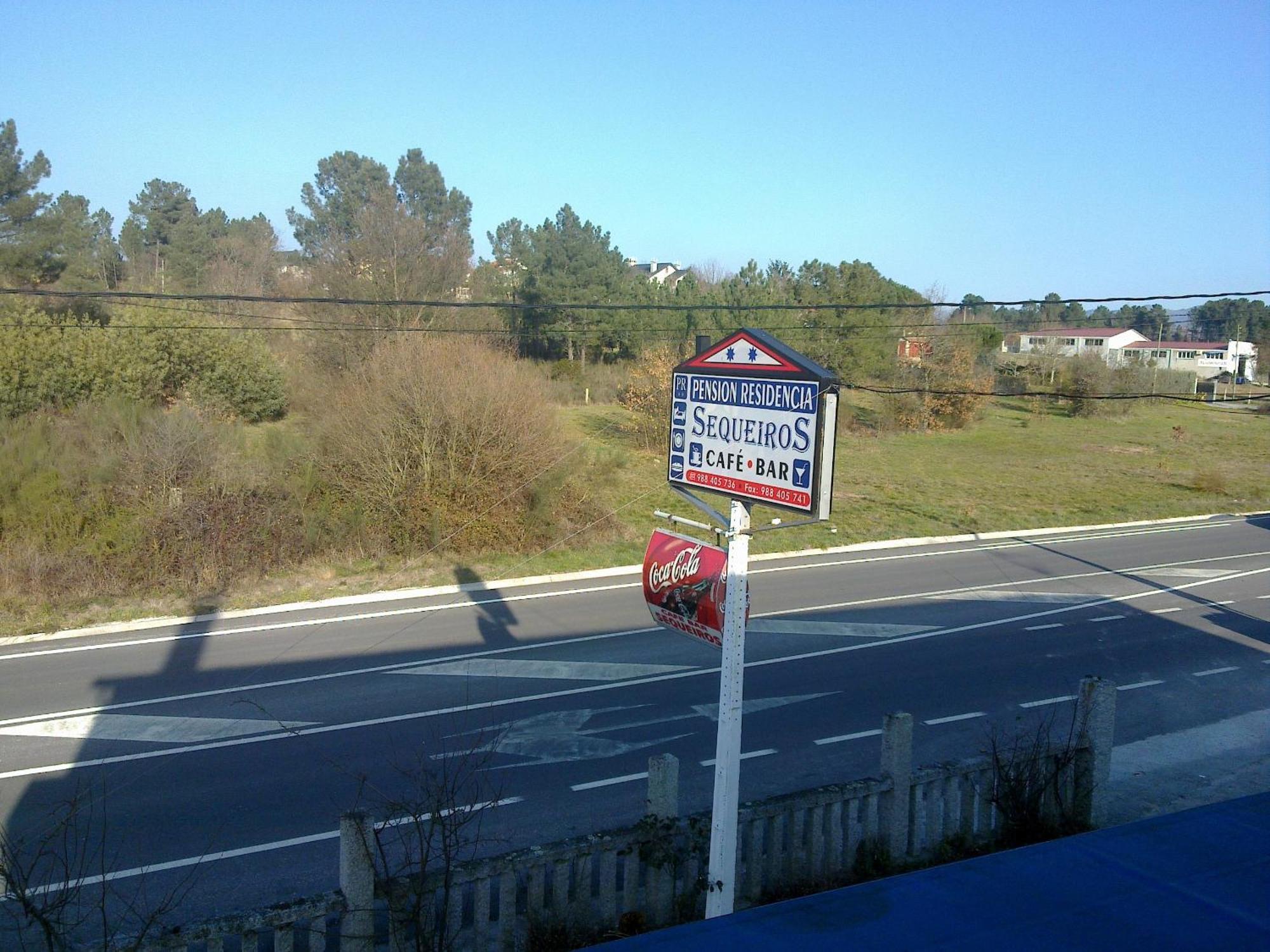 Hostal Sequeiros Сан-Сиприан-де-Виньяс Экстерьер фото
