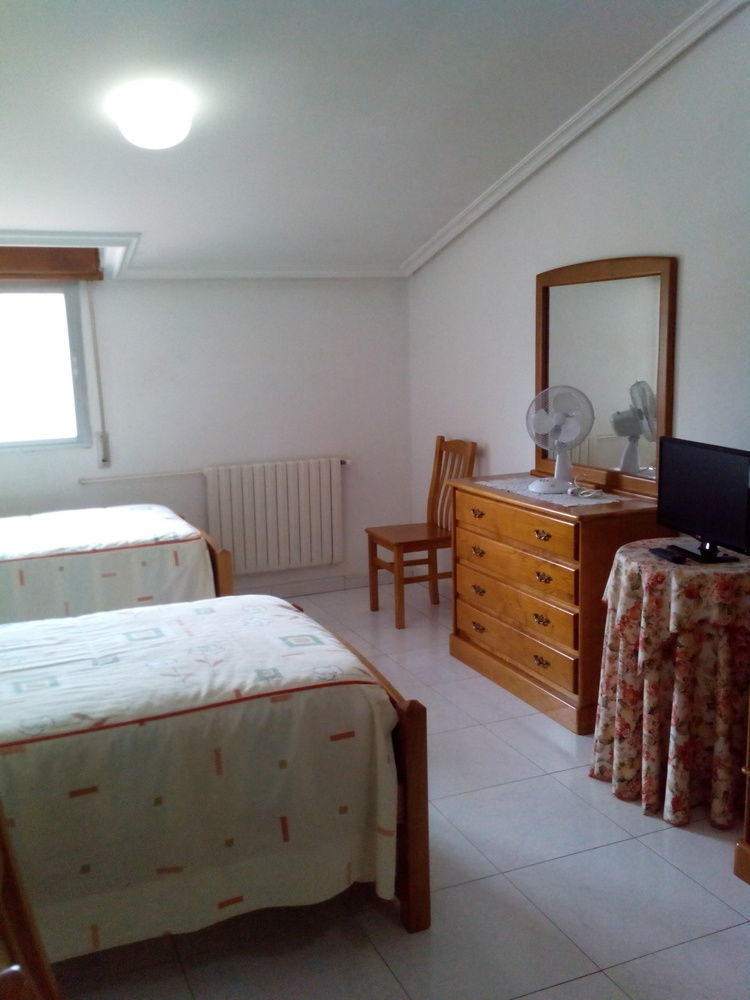Hostal Sequeiros Сан-Сиприан-де-Виньяс Экстерьер фото