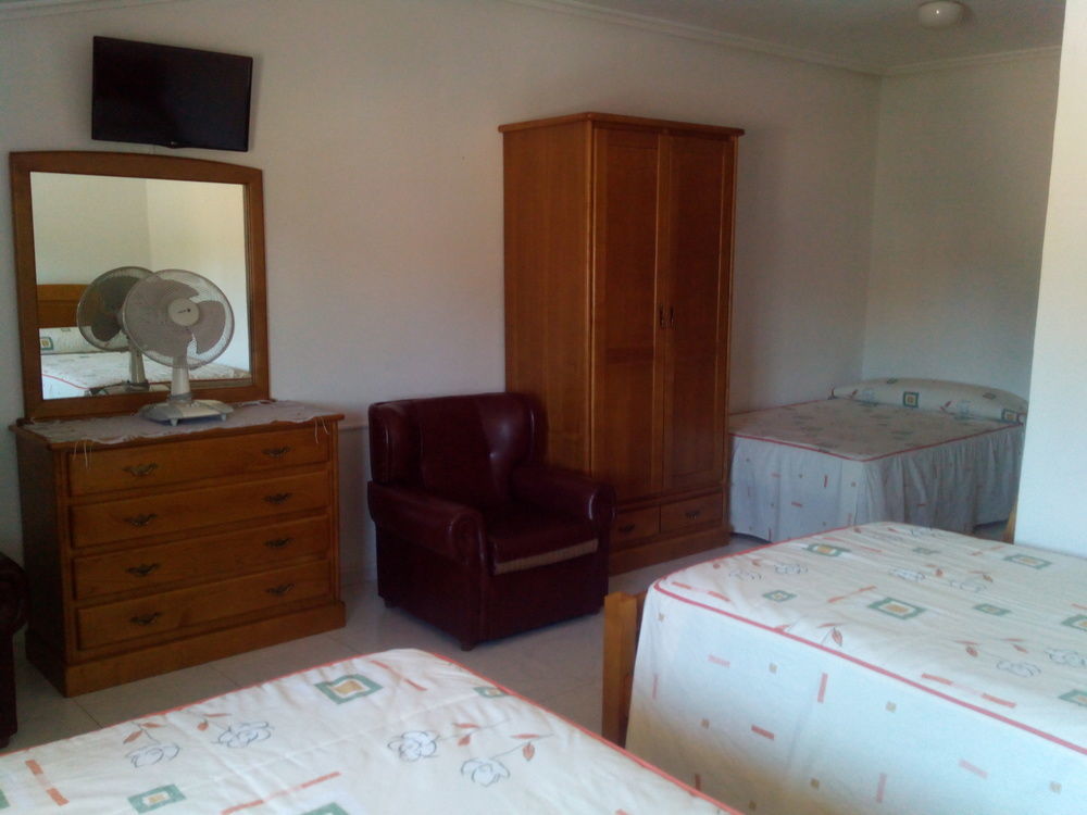 Hostal Sequeiros Сан-Сиприан-де-Виньяс Экстерьер фото