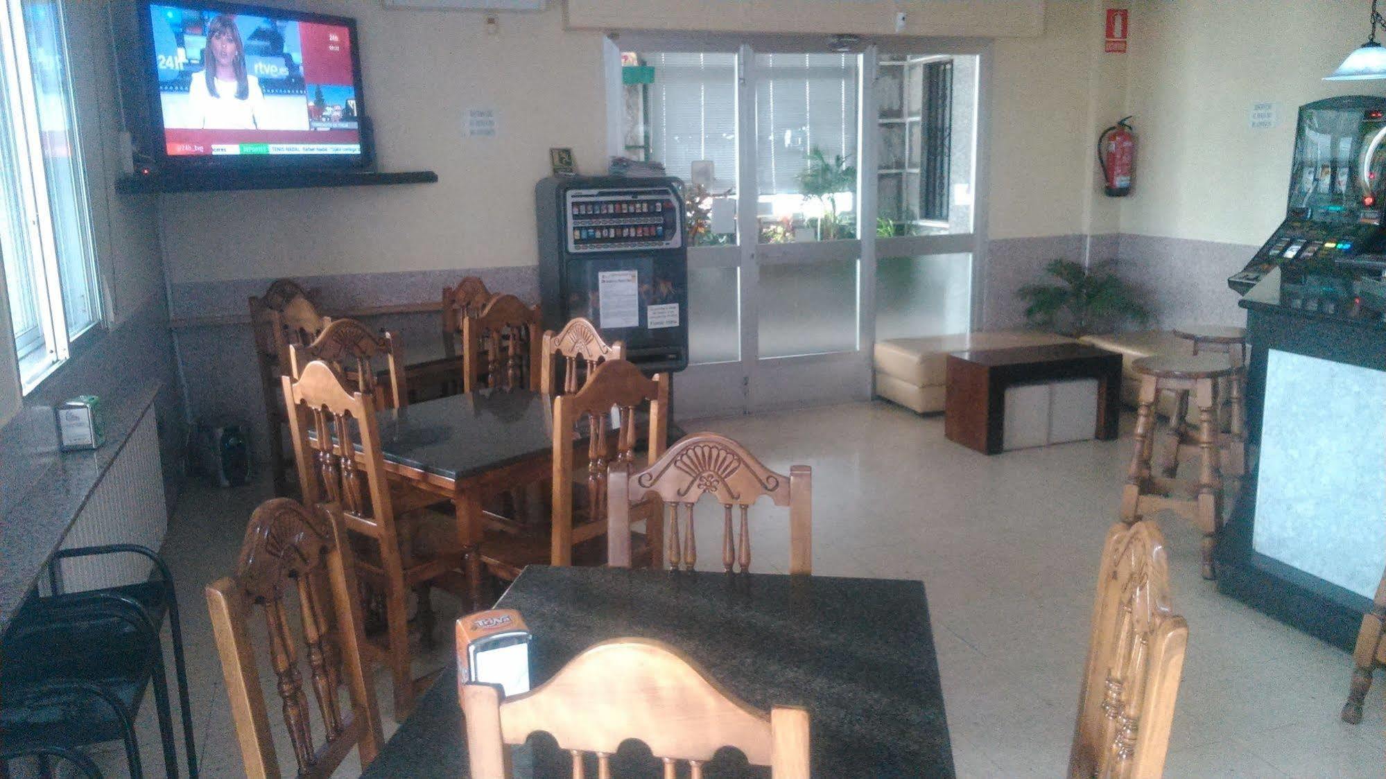 Hostal Sequeiros Сан-Сиприан-де-Виньяс Экстерьер фото